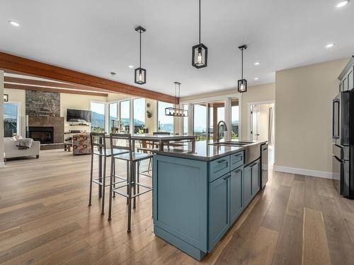 213 Rue Cheval Noir, Kamloops, BC - Indoor Photo Showing Kitchen With Upgraded Kitchen