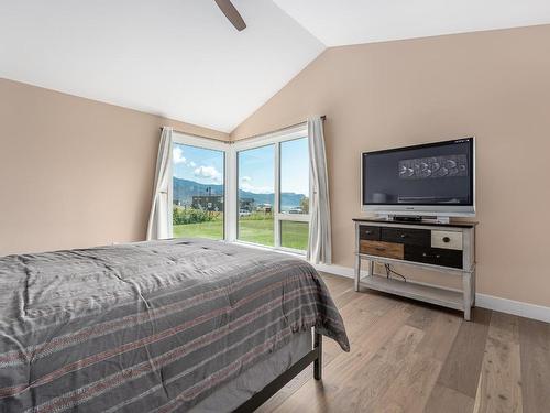 213 Rue Cheval Noir, Kamloops, BC - Indoor Photo Showing Bedroom