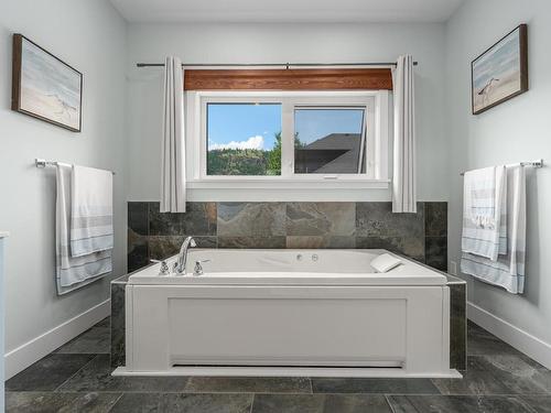 213 Rue Cheval Noir, Kamloops, BC - Indoor Photo Showing Bathroom