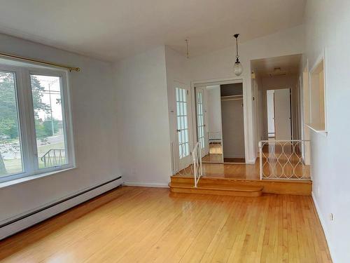 Living room - 107 Boul. Gérard-D.-Levesque, New Carlisle, QC - Indoor Photo Showing Other Room