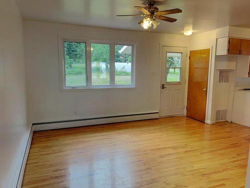 Dining room - 107 Boul. Gérard-D.-Levesque, New Carlisle, QC - Indoor