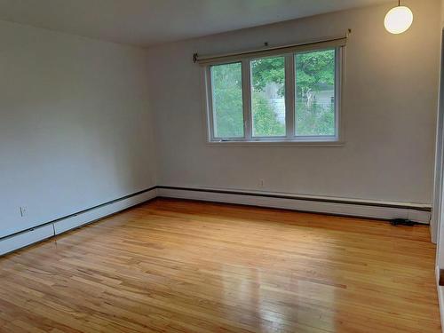 Master bedroom - 107 Boul. Gérard-D.-Levesque, New Carlisle, QC - Indoor Photo Showing Other Room