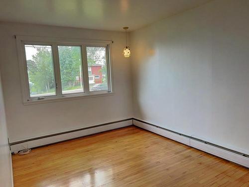 Bedroom - 107 Boul. Gérard-D.-Levesque, New Carlisle, QC - Indoor Photo Showing Other Room