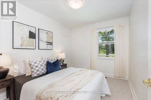 316 Angeline Street S, Kawartha Lakes, ON - Indoor Photo Showing Bedroom