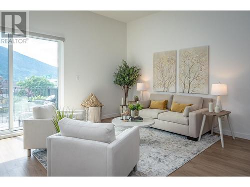 514 Victoria  Street Unit# 511, Nelson, BC - Indoor Photo Showing Living Room