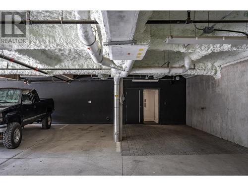 514 Victoria  Street Unit# 511, Nelson, BC - Indoor Photo Showing Garage