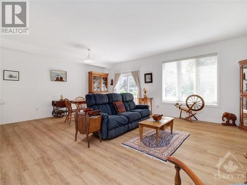 40 Tom Gavinski Street, Arnprior, ON - Indoor Photo Showing Living Room