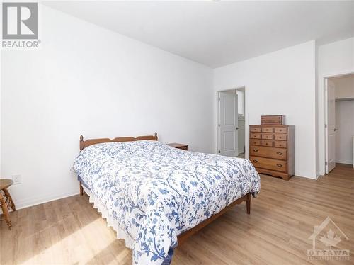 Large Primary bedroom with ensuite and walk-in closet - 40 Tom Gavinski Street, Arnprior, ON - Indoor Photo Showing Bedroom
