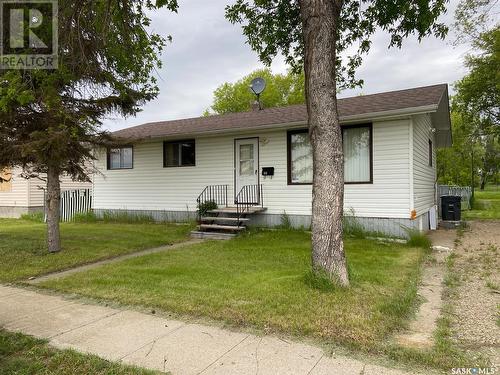 319 1St Avenue, Quinton, SK - Outdoor