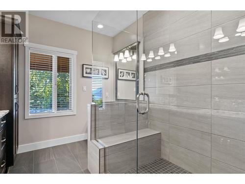 3901 60 Street Nw, Salmon Arm, BC - Indoor Photo Showing Bathroom