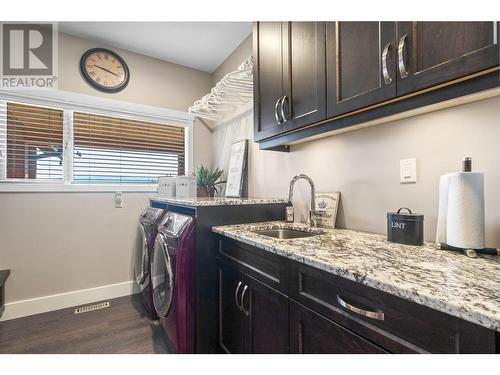 3901 60 Street Nw, Salmon Arm, BC - Indoor Photo Showing Laundry Room