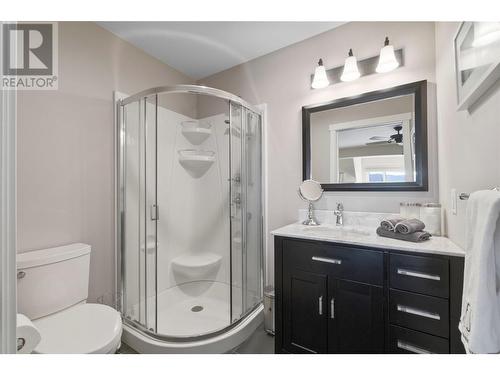 3901 60 Street Nw, Salmon Arm, BC - Indoor Photo Showing Bathroom