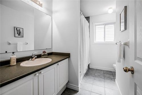 5228 Garland Crescent, Burlington, ON - Indoor Photo Showing Bathroom