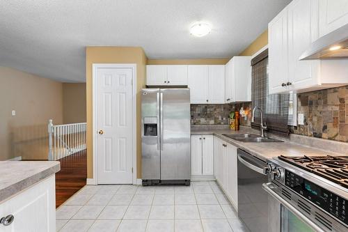 Kitchen - 14 Marlow Avenue, Grimsby, ON - Indoor Photo Showing Kitchen With Double Sink