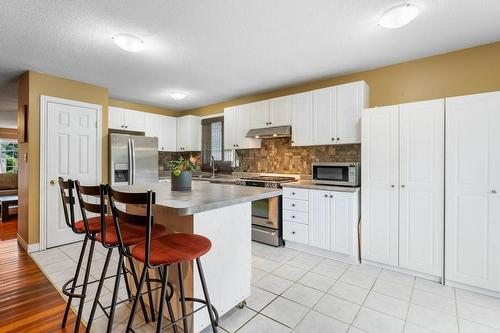 Kitchen - 14 Marlow Avenue, Grimsby, ON - Indoor Photo Showing Kitchen