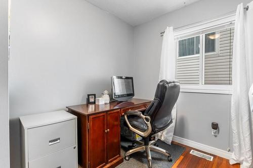 Bedroom - 14 Marlow Avenue, Grimsby, ON - Indoor Photo Showing Office