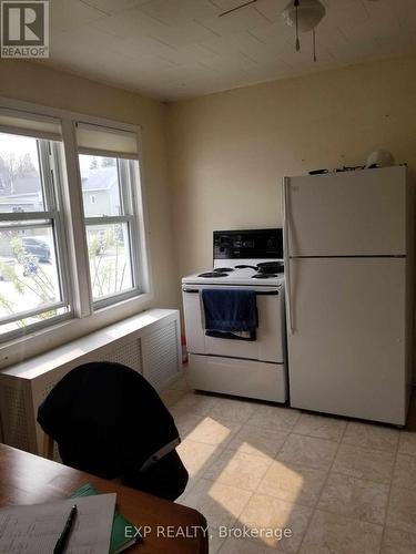 377 Hemlock Street, Timmins, ON - Indoor Photo Showing Kitchen