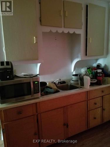 377 Hemlock Street, Timmins, ON - Indoor Photo Showing Kitchen