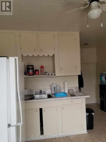 377 Hemlock Street, Timmins, ON - Indoor Photo Showing Kitchen