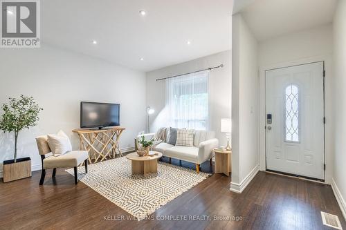 223 Burris Street, Hamilton, ON - Indoor Photo Showing Living Room