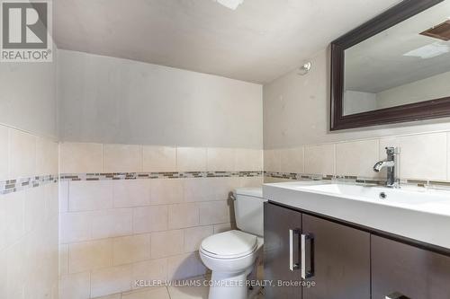 223 Burris Street, Hamilton, ON - Indoor Photo Showing Bathroom