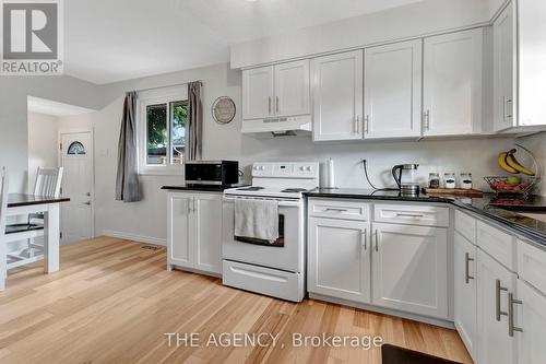 26 Centennial Avenue, Tillsonburg, ON - Indoor Photo Showing Kitchen