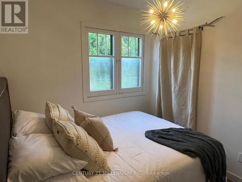 21 72Nd Street N, Wasaga Beach, ON - Indoor Photo Showing Bedroom