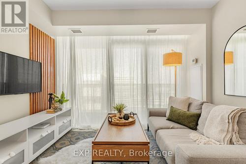 1220 - 160 Flemington Road, Toronto (Yorkdale-Glen Park), ON - Indoor Photo Showing Living Room