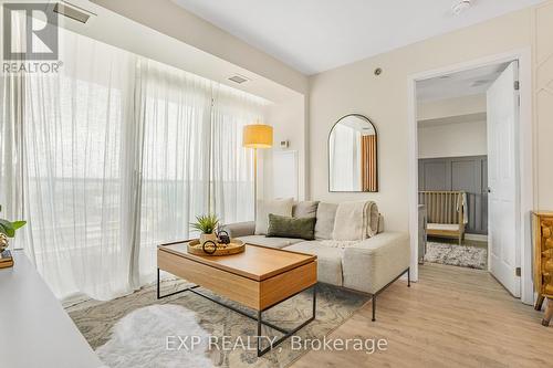 1220 - 160 Flemington Road, Toronto (Yorkdale-Glen Park), ON - Indoor Photo Showing Other Room