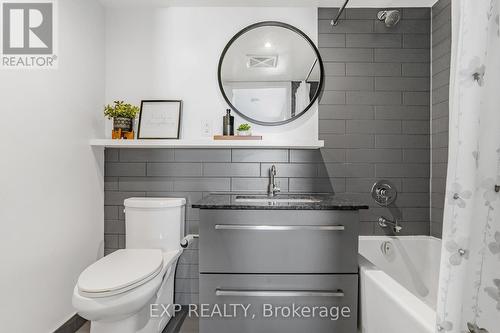 1220 - 160 Flemington Road, Toronto (Yorkdale-Glen Park), ON - Indoor Photo Showing Bathroom