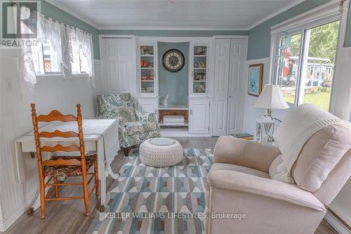 239 Southwind Court, Lambton Shores (Grand Bend), ON - Indoor Photo Showing Living Room