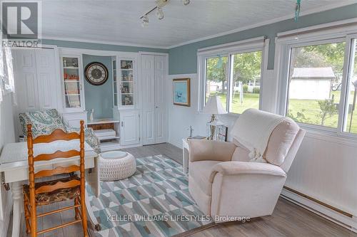 239 Southwind Court, Lambton Shores (Grand Bend), ON - Indoor Photo Showing Living Room