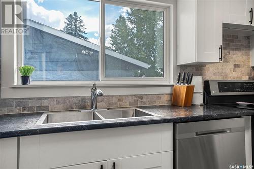 122 Douglas Crescent, Saskatoon, SK - Indoor Photo Showing Kitchen With Double Sink