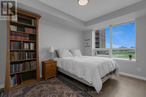 606 - 2391 Central Park Drive, Oakville, ON - Indoor Photo Showing Bedroom