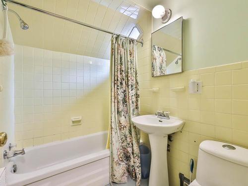Salle de bains - 180 Rue Spencer, Gatineau (Buckingham), QC - Indoor Photo Showing Bathroom