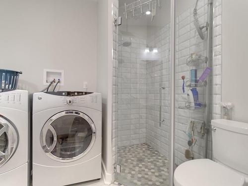 Salle de lavage - 6299  - 6301 Rue St-Hubert, Montréal (Rosemont/La Petite-Patrie), QC 