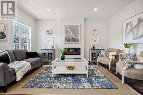 8B Shores Lane, Fort Erie, ON - Indoor Photo Showing Living Room