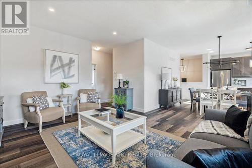 8B Shores Lane, Fort Erie, ON - Indoor Photo Showing Living Room