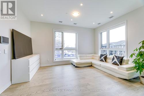 216 - 460 Gordon Krantz Avenue, Milton (Walker), ON - Indoor Photo Showing Living Room