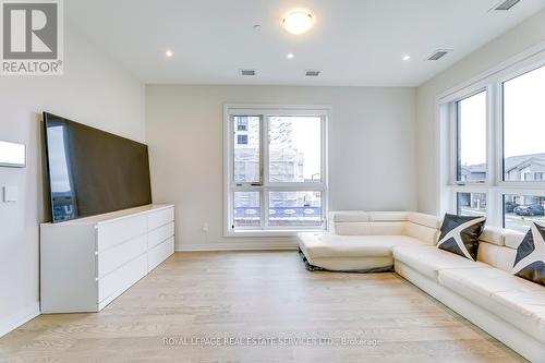 216 - 460 Gordon Krantz Avenue, Milton (Walker), ON - Indoor Photo Showing Living Room