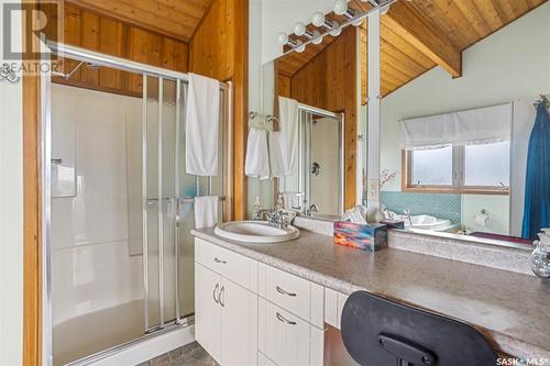 219 Richard Street, Manitou Beach, SK - Indoor Photo Showing Bathroom