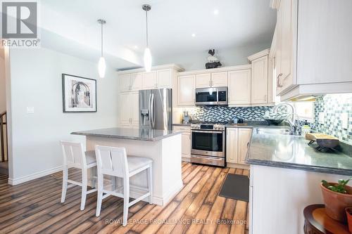 2 Oak Ridge Drive, Quinte West, ON - Indoor Photo Showing Kitchen With Upgraded Kitchen