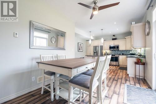 2 Oak Ridge Drive, Quinte West, ON - Indoor Photo Showing Dining Room