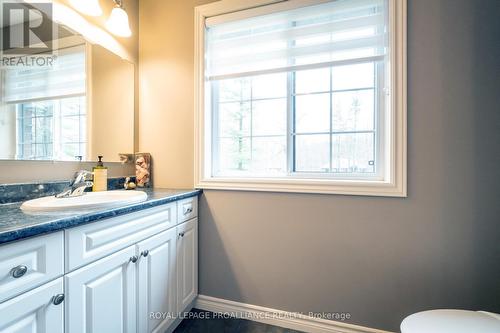 2 Oak Ridge Drive, Quinte West, ON - Indoor Photo Showing Bathroom