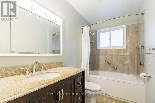2 Alnet Drive, Belleville, ON - Indoor Photo Showing Bathroom