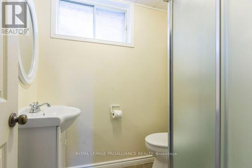 2 Alnet Drive, Belleville, ON - Indoor Photo Showing Bathroom