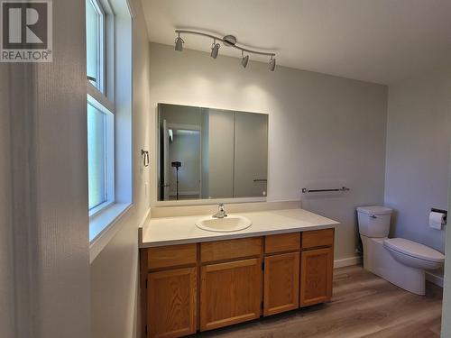 4729 Bolton Avenue, Terrace, BC - Indoor Photo Showing Bathroom