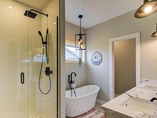 133 Parker Dr, Wellington North, ON - Indoor Photo Showing Bathroom