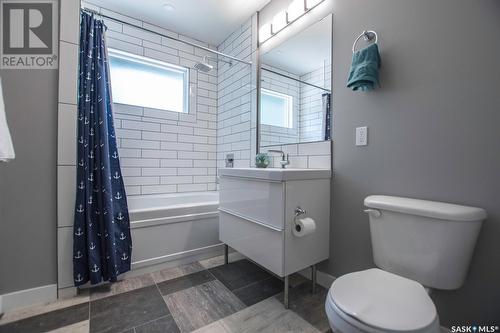2907 Montreal Crescent, Regina, SK - Indoor Photo Showing Bathroom