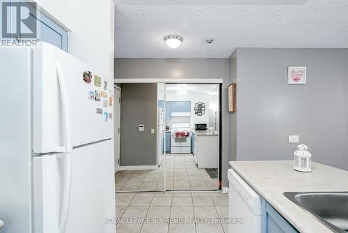 2413 - 35 Kingsbridge Garden Circle, Mississauga, ON - Indoor Photo Showing Kitchen